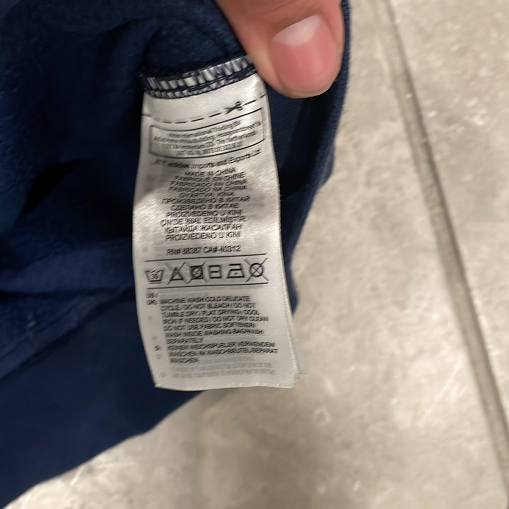Adidas sweater - Picture 5 of 5
